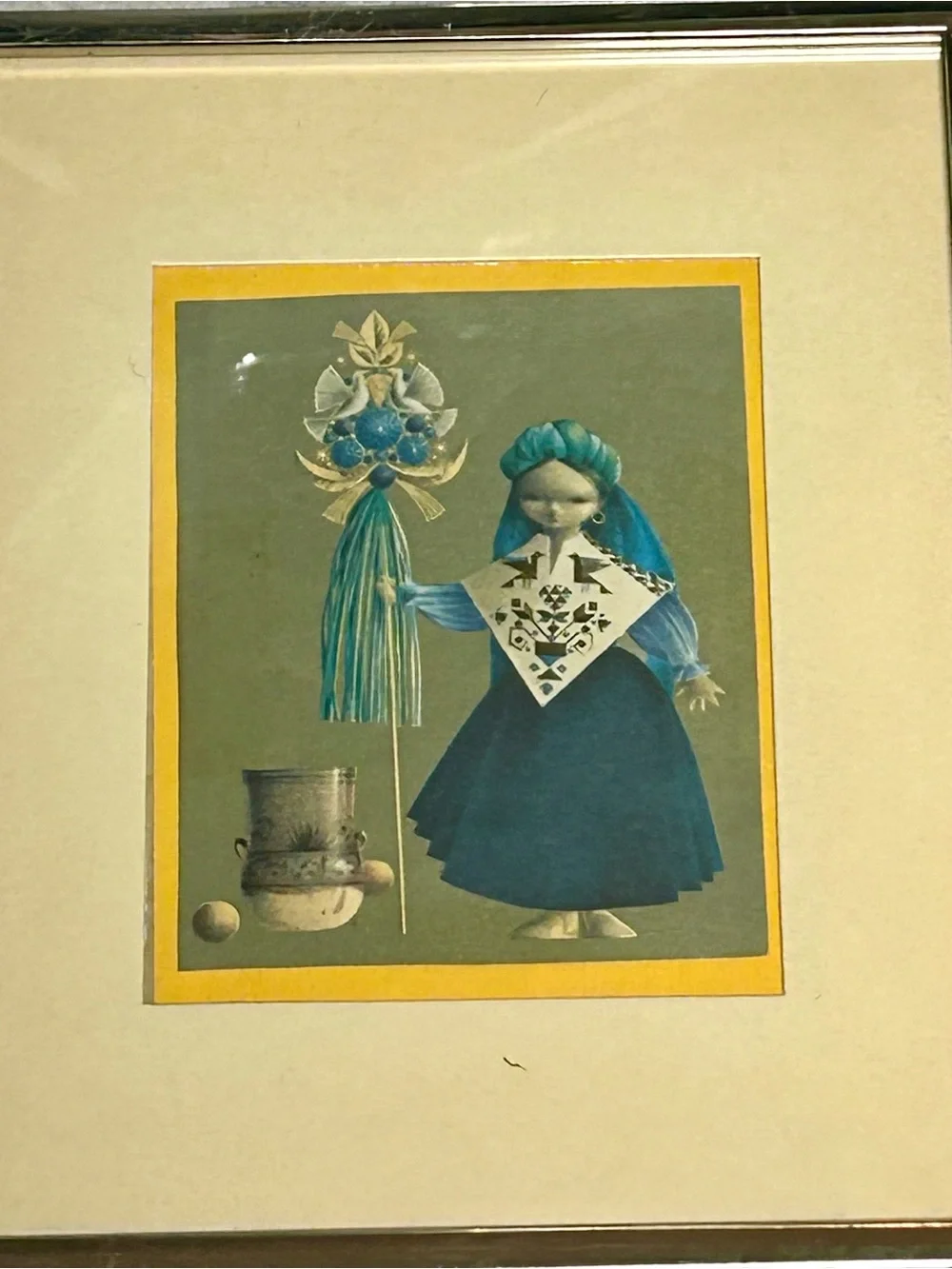 2 pictures Framed Vintage Style Figurative Prints in Beige and Brown